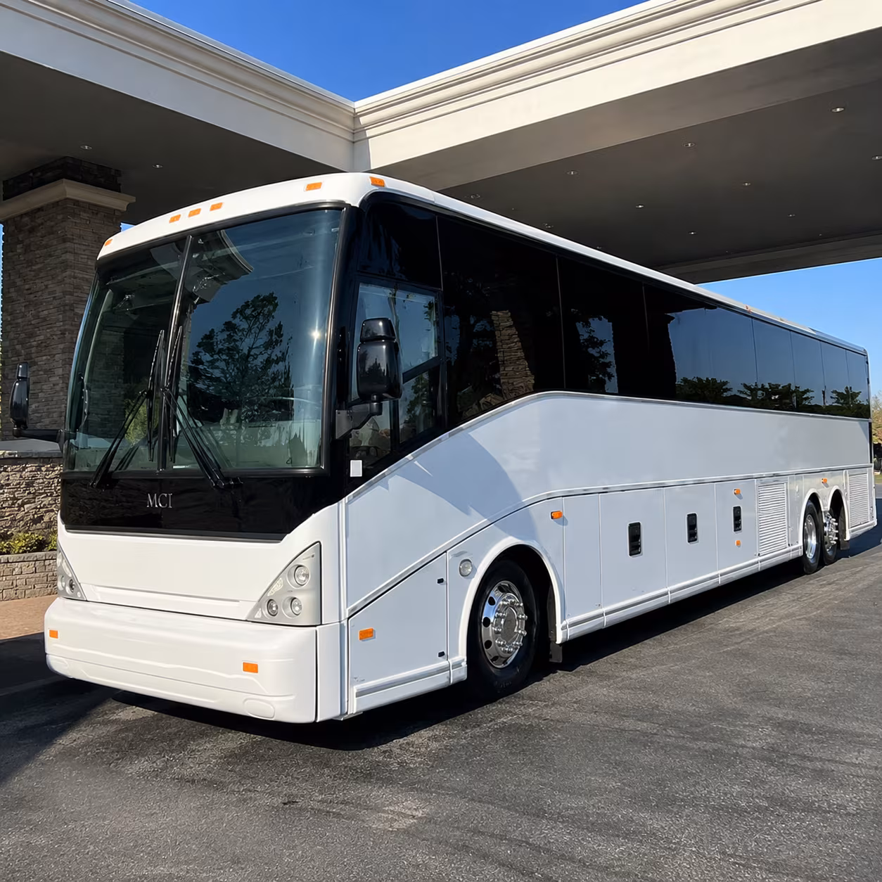 automotive corporate group airport shuttles from the auburn hills corridor