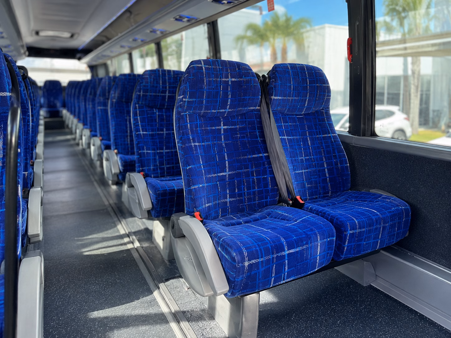 charter buses to the detroit zoo and henry ford museum from rochester hills
