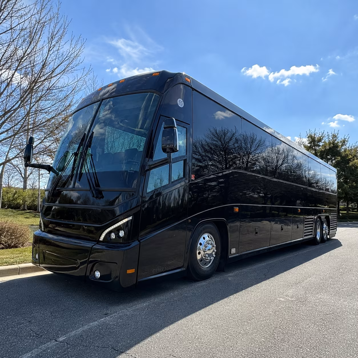 compare buses for northern michigan trips to traverse city and mackinac island