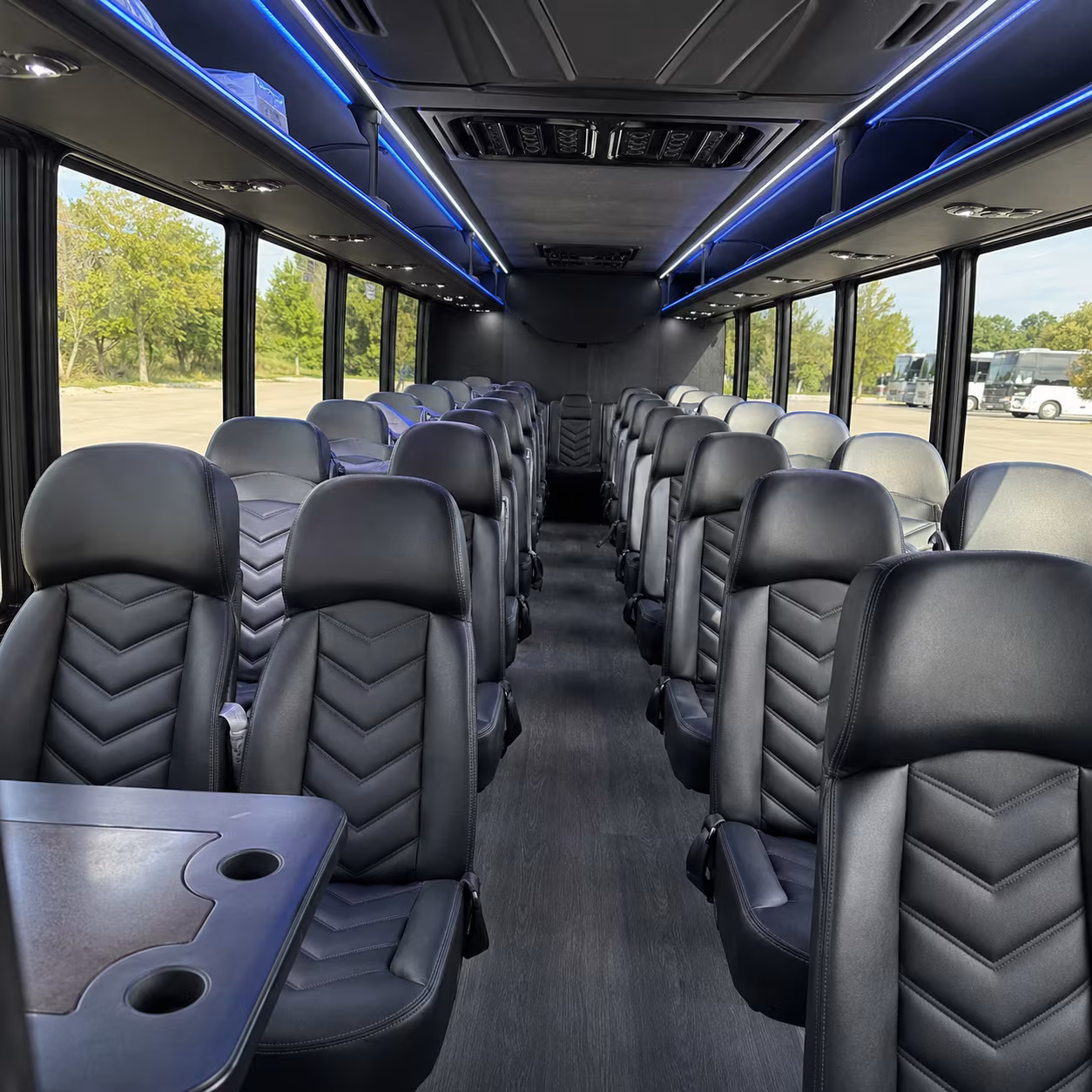 minibus rentals for smaller rochester hills wine tour groups